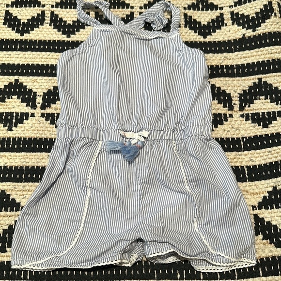 Girls two-piece bundle - Picture 2 of 3